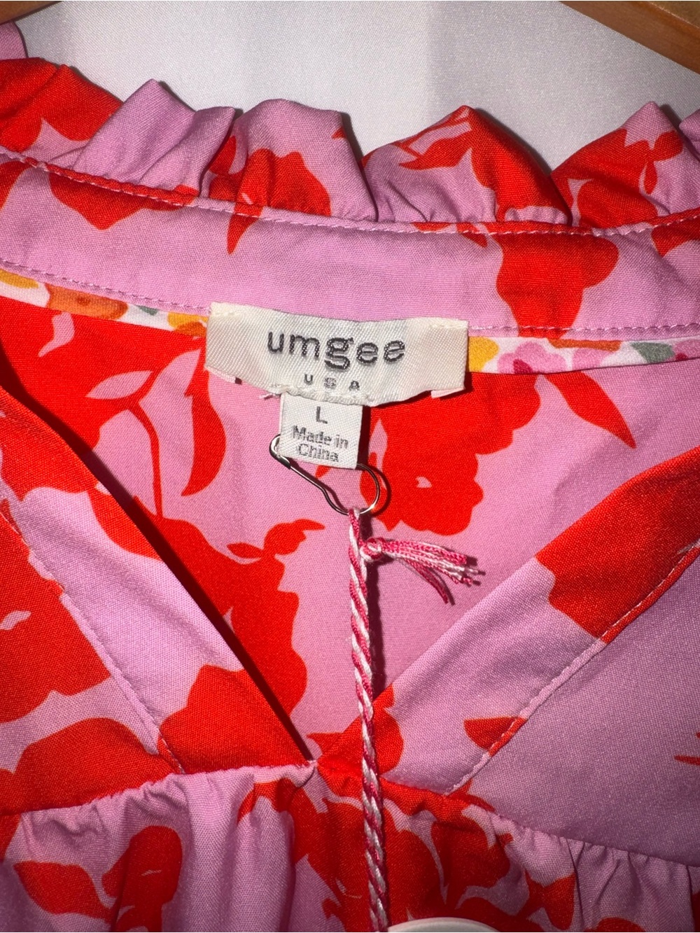 Umgee Pink Blouse with Bold Red Floral Print L - Picture 3 of 7